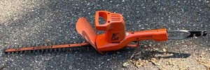 G - Vintage Black & Decker Hedge Trimmer Model 8127