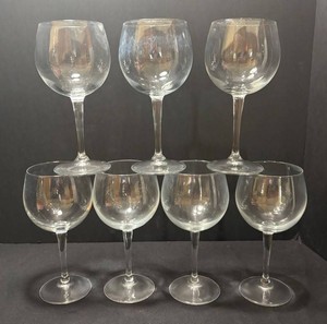 FR - Stemmed Wine Glasses (Lot of 7)