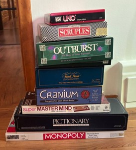 K - Vintage Board Game Mixed Lot Monopoly Pictionary Trivia Pursuit & UNO