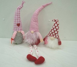 Gnomes. Valentines Themed