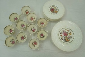 Vintage Ivory Bone China Wedgwood Bullfinch Pattern No. AL9351 Wellesley Shape. MFG in England