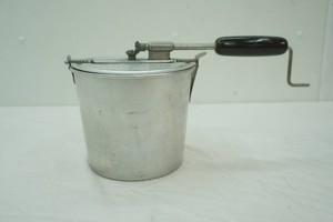 Vintage stovetop popcorn popper