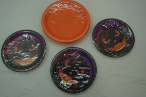 New Halloween Themed Paper Plates