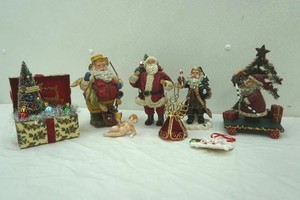 Santa Claus Figurines and Decor