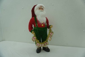 18 Santa Claus Figurine
