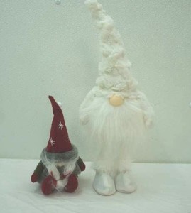 Gnome Figurines. Winter & Christmas Themed. 1 Bubble