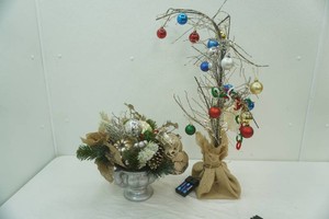 2 Artificial Christmas Arrangements