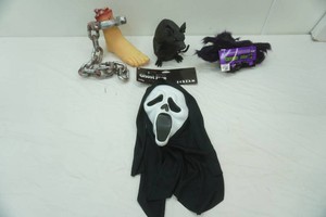 NEW Halloween Novelty Items. Scream Ghost Face Mask, Giant Rat