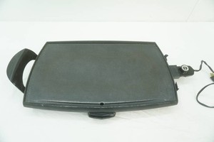 Presto Griddle (1 broken handle)