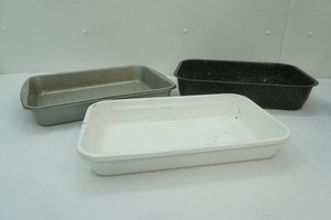 Baking Pans. Enamelware & 15.5x11.5 Roasting Pan