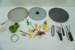 Corn Cob Holders, Microplane Spiral Cutter, Pizza Pan, Grease Screen