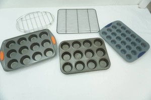 Cupcake Pans, Cooling Rack, Roasting Rack