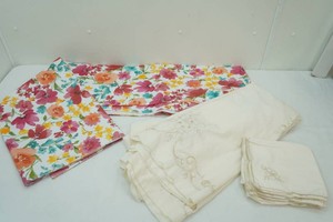 Vintage Tablecloth & Napkin Set Vinyl Floral Tablecloth