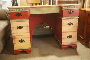 Wooden Cottage Style Desk 42x 19x 30