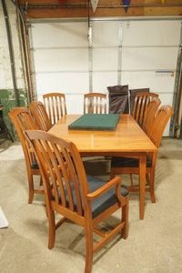 Pennsylvania House Dining Room Table Set. With 8 chairs, green felt topper, and 2 leaves