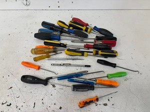 Mixed Lot Screwdrivers & Picks