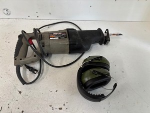 Porter-Cable 741 Tiger Saw Variable Speed With Earmuffs