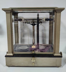 Wm Ainsworth & Sons Analytical Balance Scale (Model #42249)