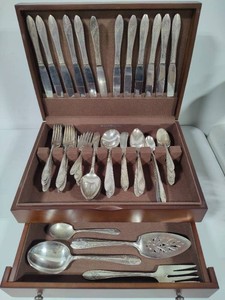 Oneida Community Tudor Plated Flatware (91pc Set)