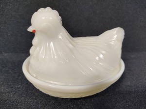 White Milk Glass Hen on Nest