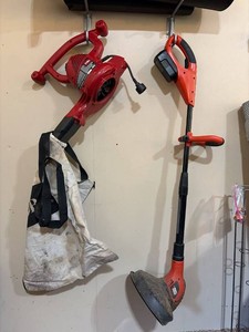 Toro 51599 Leaf Blower Vac & BlackDecker Trimmer Combo As-Is
