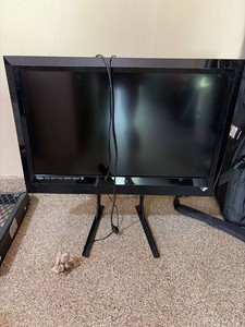 Vizio 32 Inch Class Flat Screen HDTV with Stand Black See Photos