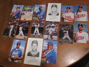 Assorted baseball fan cards...