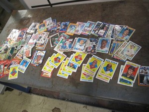 Assortment of star baseball cards...