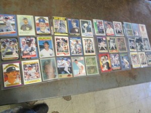 4 pages of Don Mattingly cards...