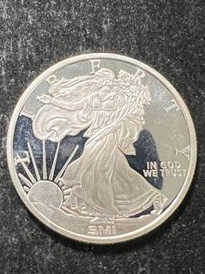 1 TROY OZ .999 FINE SILVER AMERICAN EAGLE ROUND