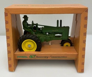 Vintage ERTL Toys Die Cast  John Deere 40th Anniversary Commemorative Tractor In Original Box