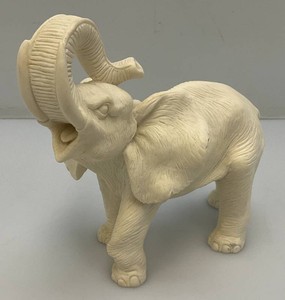 4.5 x 7 x 8 Resin Elephant Statue With Trunk Up