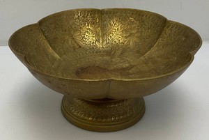 Vintage Heavy 5 12 x 12 14 Middle Eastern Etched Brass Pedestal Serving Dish
