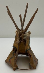Miniature Antique Glacier Park Buck Skin Tee-Pee 7 12 Tall (Has Cracks And Missing Pieces But Is Still Awesome
