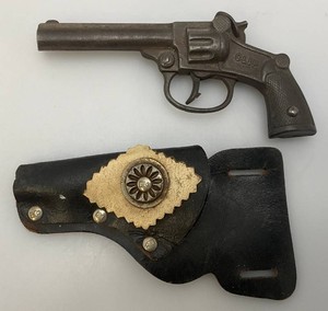 Stevens Antique 1935 Clip Cast Iron Cap Gun (Needs Repair) 6 14 With Holster