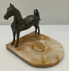 Vintage Bronze Horse And Onyx Ashtray 7 x 7 34 x 8 14