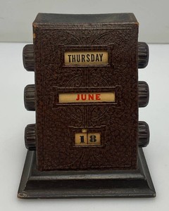 1930s Antique Perpetual Desk Calendar On Bakelite Base