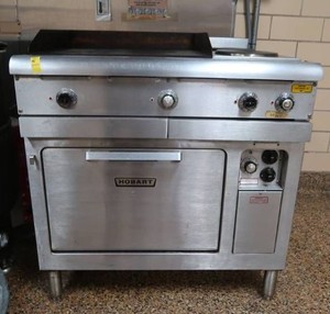 HOBART 24X23.5 GRIDDLE  OVEN