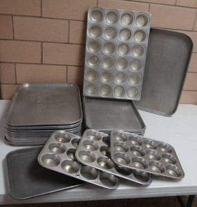 WEAR EVER ALUMINUM TRAYS
