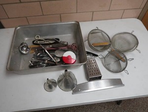 BIG MISC VINTAGE KITCHEN UTENSIL SET