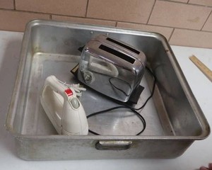 LARGE SQUARE ROASTING PAN - SUNBEAM MIXMASTER VINTAGE TOASTER