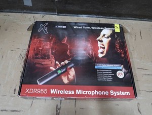 NEW IN BOX XDR955 WIRELESS MICROPHONE SYSTEM