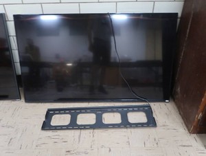 60 VIZIO TV