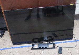 48 VIZIO TV