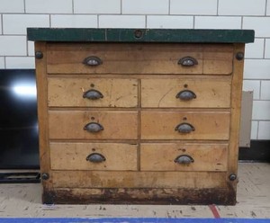 ANTIQUE WORK BENCH