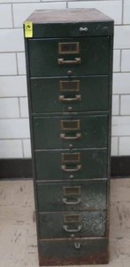 SMALL METAL FILING CABINET PLUS