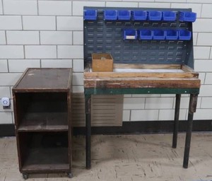 ROLLING WOOD SHELF & WORK BENCH