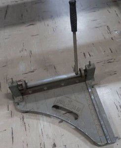 INDUSTRIAL GRADE PAPER CUTTER