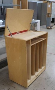NICE JONICRAFT DESK ON WHEELS