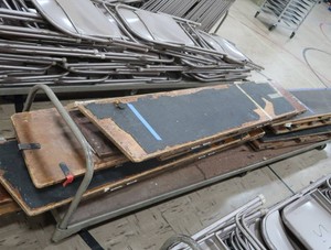 WOODEN SITTINGBLEACHERS ON METAL ROLLY CART